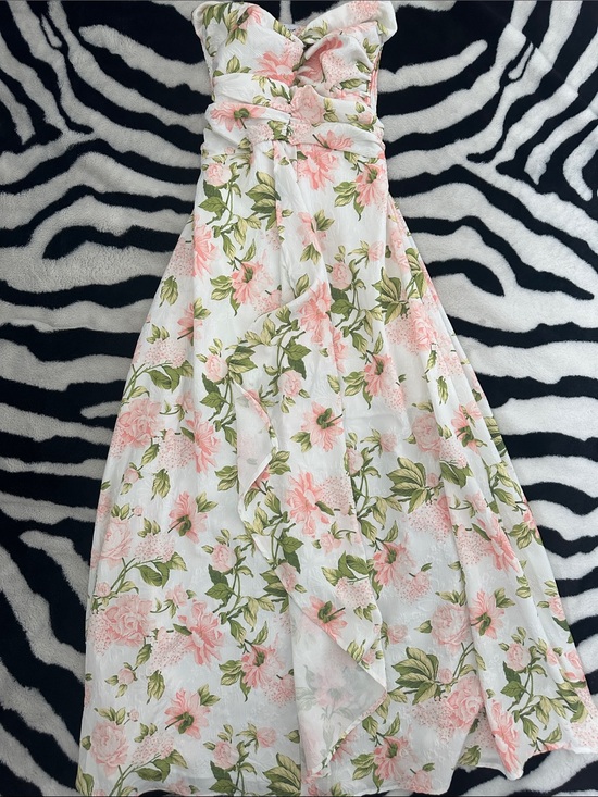 Petal & Pup Dresses & Skirts - Floral Strapless Dress